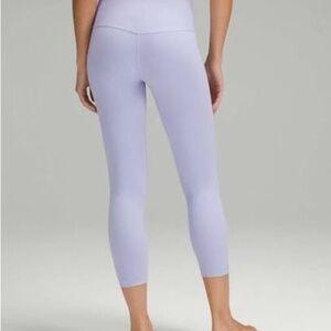 Lulu LemonLavender Cropped Leggings